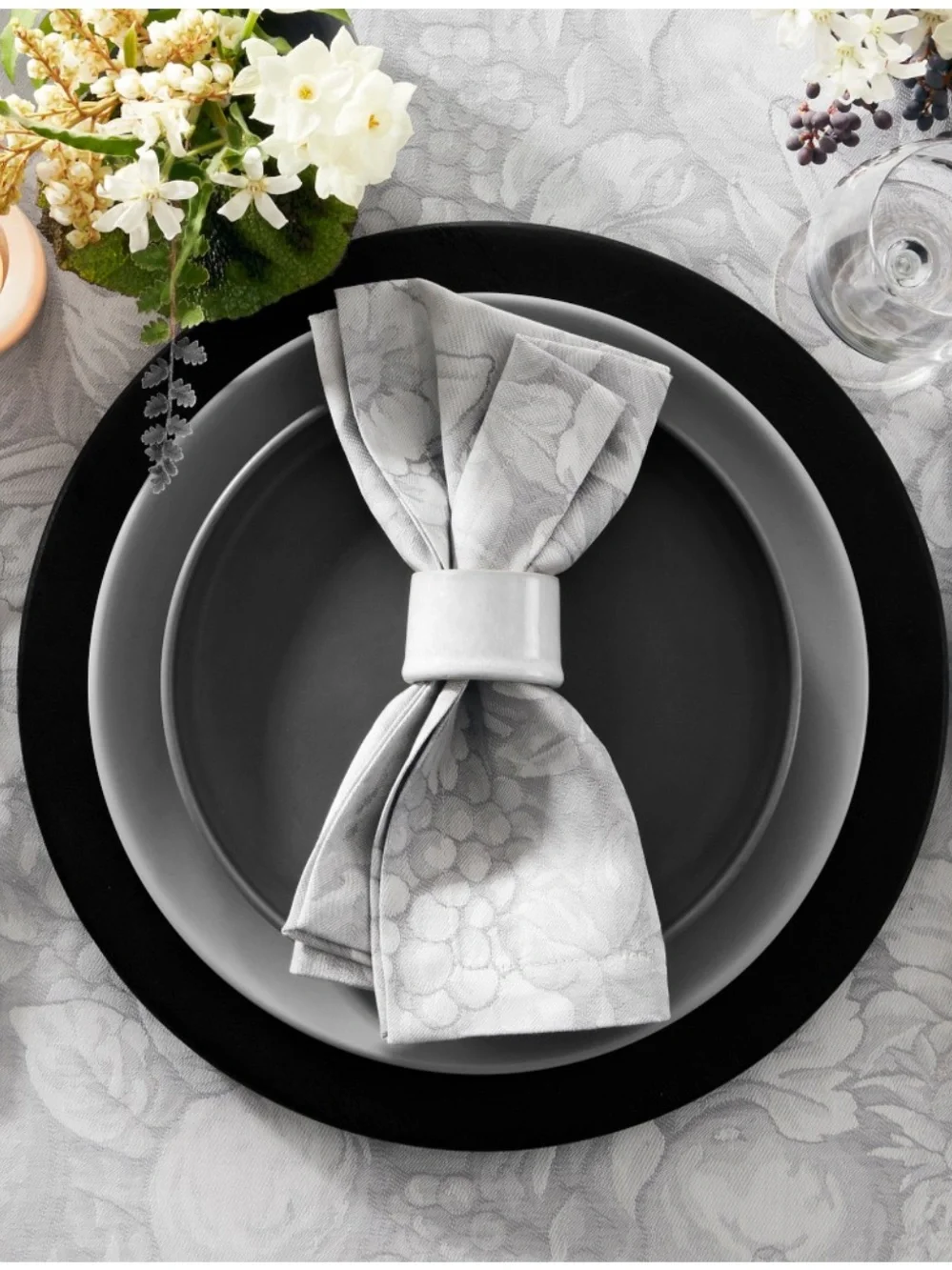 Williams Sonoma Frutta Jacquard Grey NWOT limited edition. Set of 4